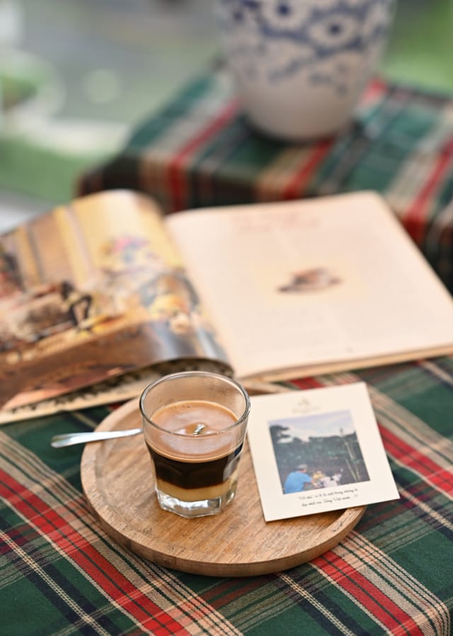 Cảm Thông (Cafe Sữa)