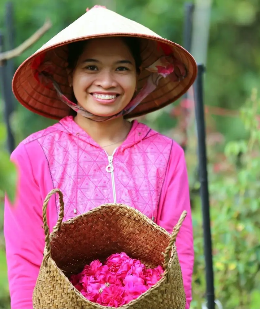 Đội ngũ sản xuất chuyên nghiệp là thạc sĩ - tiến sĩ mảng nông nghiệp và công nghệ sinh học
